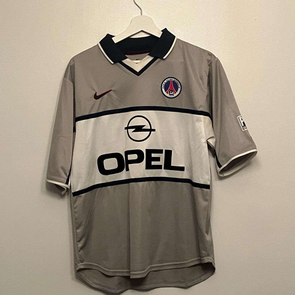 PSG 2001/02 Away shirt Size Small